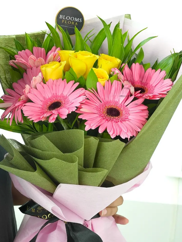  Antalya Lara Çiçek Gönder - Pembe Jerbera ve Sarı Gül Buketi