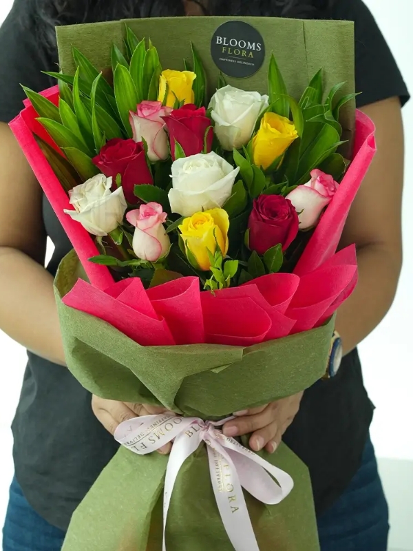  Antalya Lara Flowers - 12 Colored Rose Bouquet