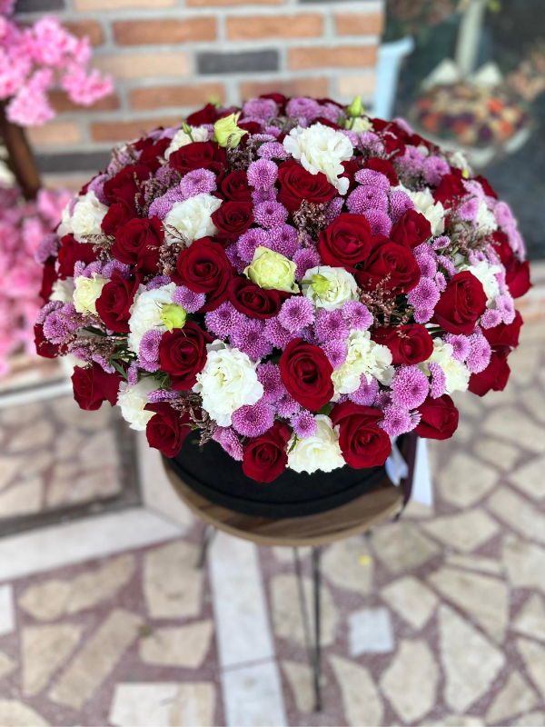  Antalya Lara Flowers - КОРОБКА С РОЗАМИ И ХРИЗАНТЕМАМИ