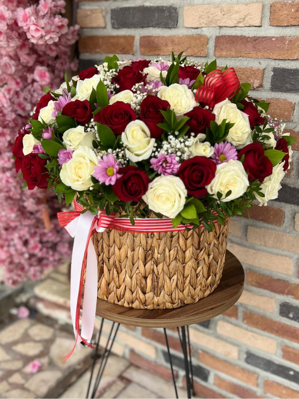 Antalya Lara Flower Order - RED AND WHITE ROSE BASKET